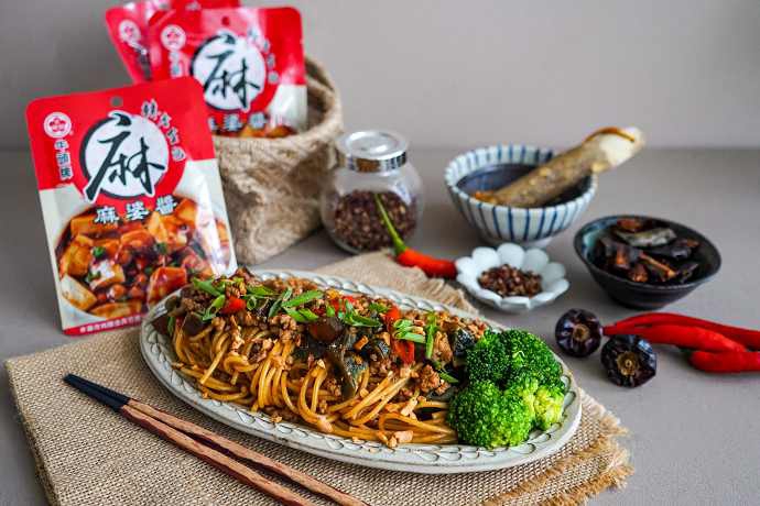 麻婆五花皮蛋義大利麵,皮蛋料理,麻婆料理,麻婆醬