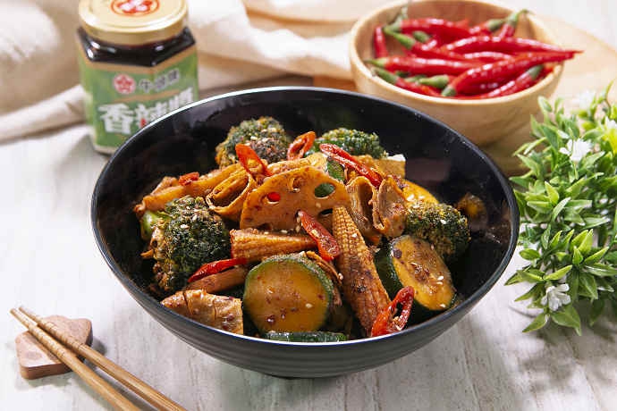 香辣乾鍋,香辣醬,香辣醬料理,麻辣乾鍋,乾鍋,乾炒滷味,麻辣滷味